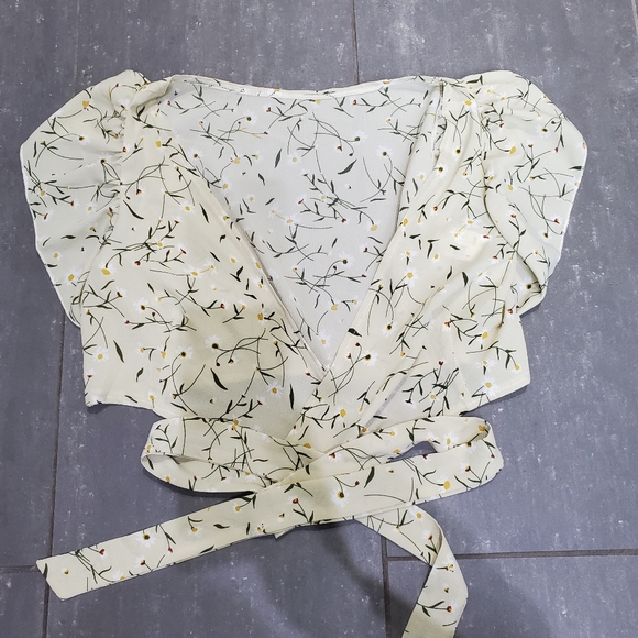 Cross-over top - Picture 1 of 2